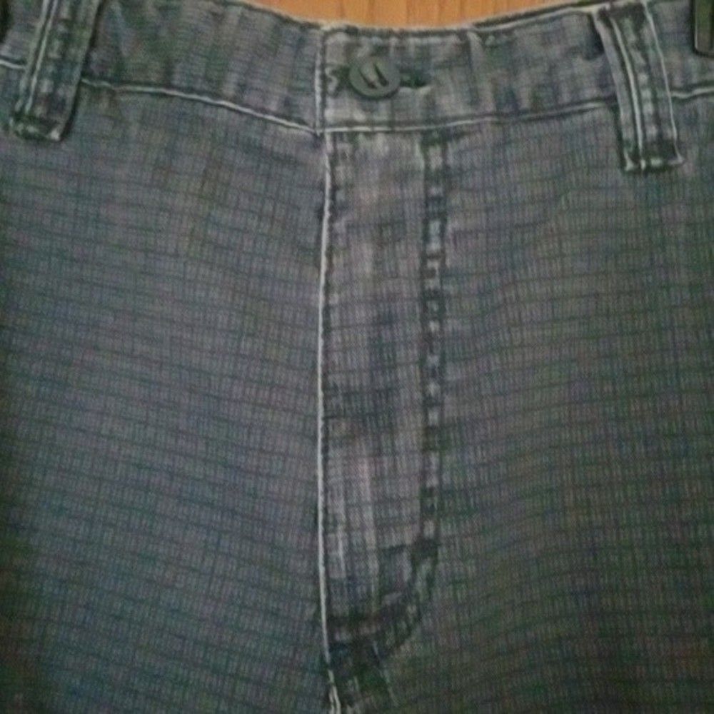 IZOD Mens size 32 blue cargo shorts - Picture 2 of 8